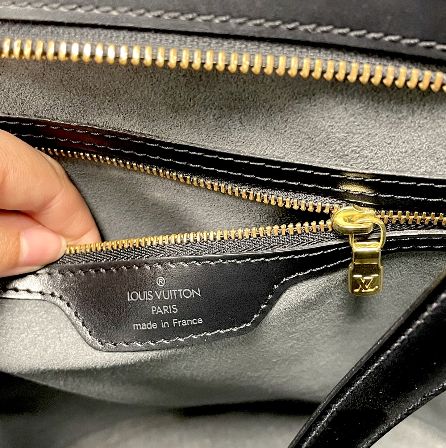 Sac à main Louis Vuitton Saint Jacques" noir"