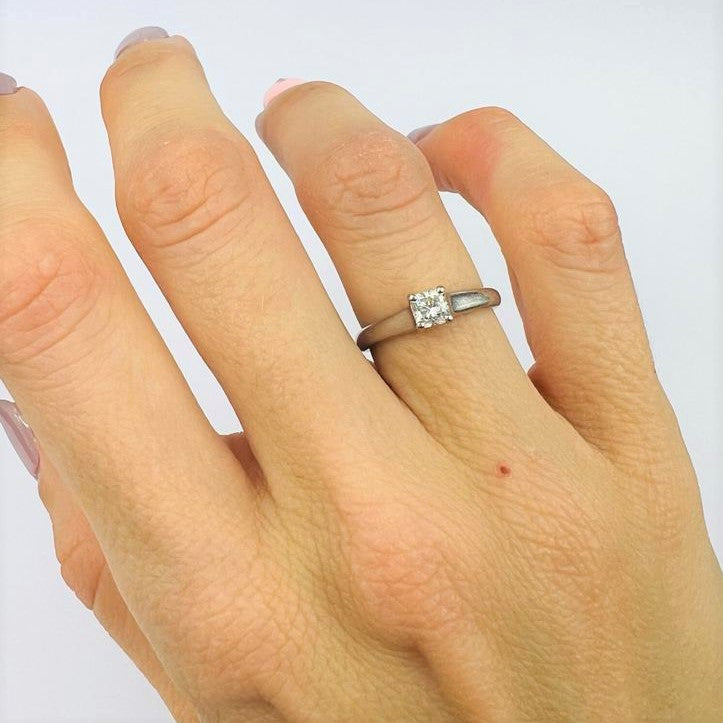 Bague Tiffany & Co Lucida avec Diamant Solitaire 0.37ct