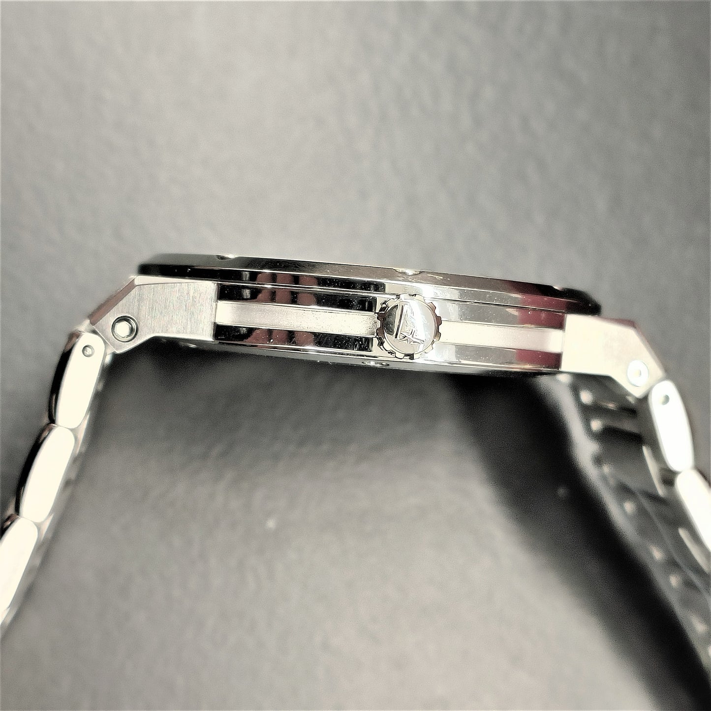 Montre Salvatore Ferragamo F-80 Classic""