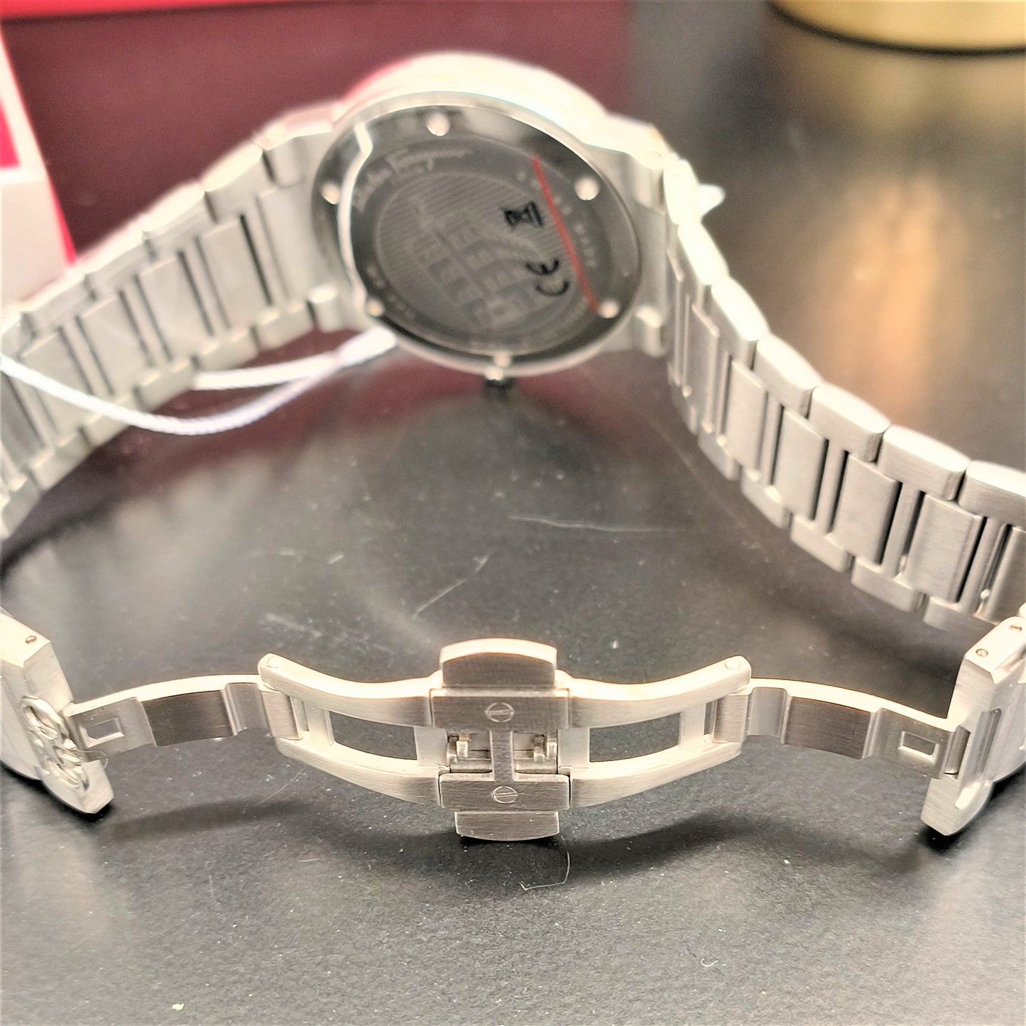Montre Salvatore Ferragamo F-80 Classic""