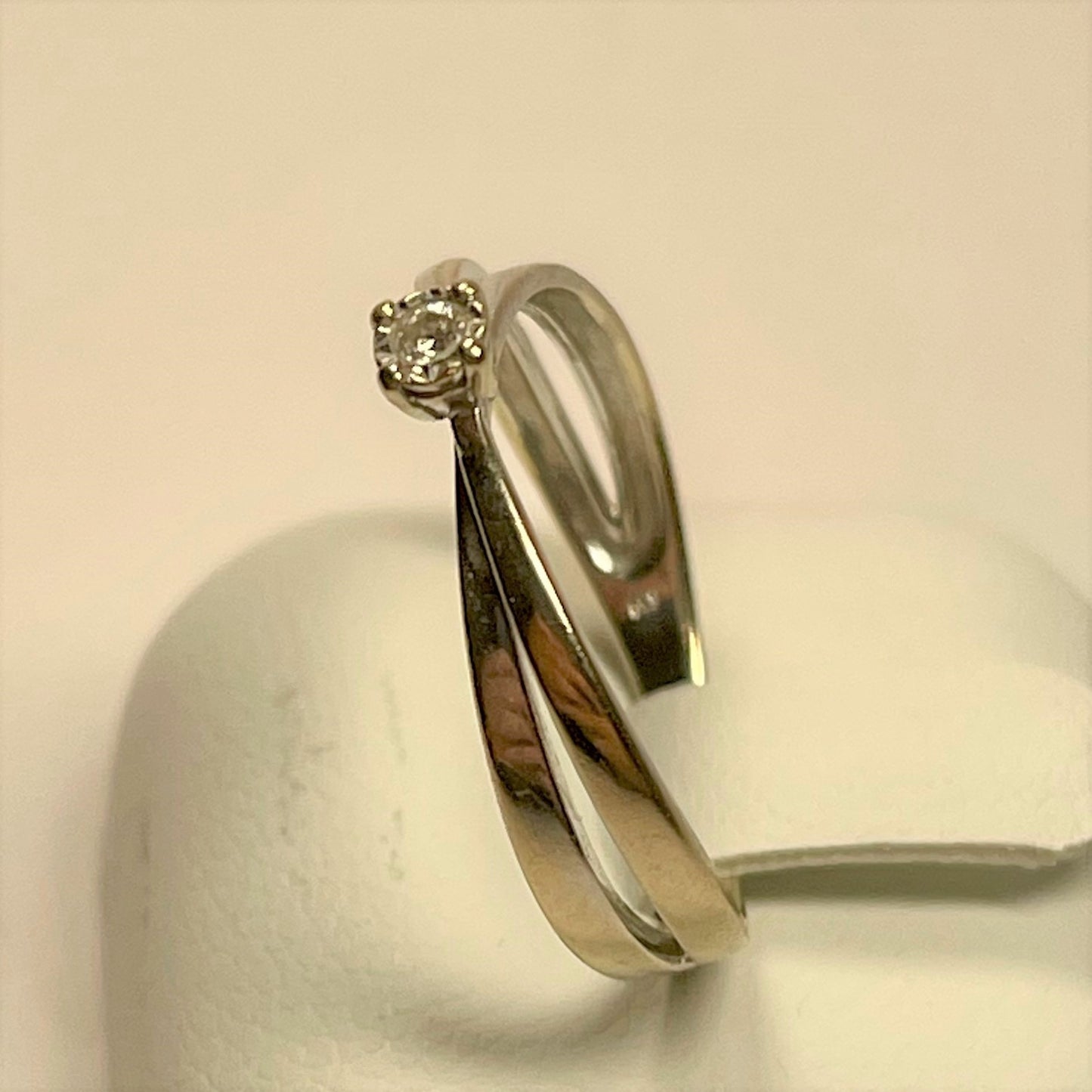 Bague Or Blanc avec Diamant Solitaire 0.10ct