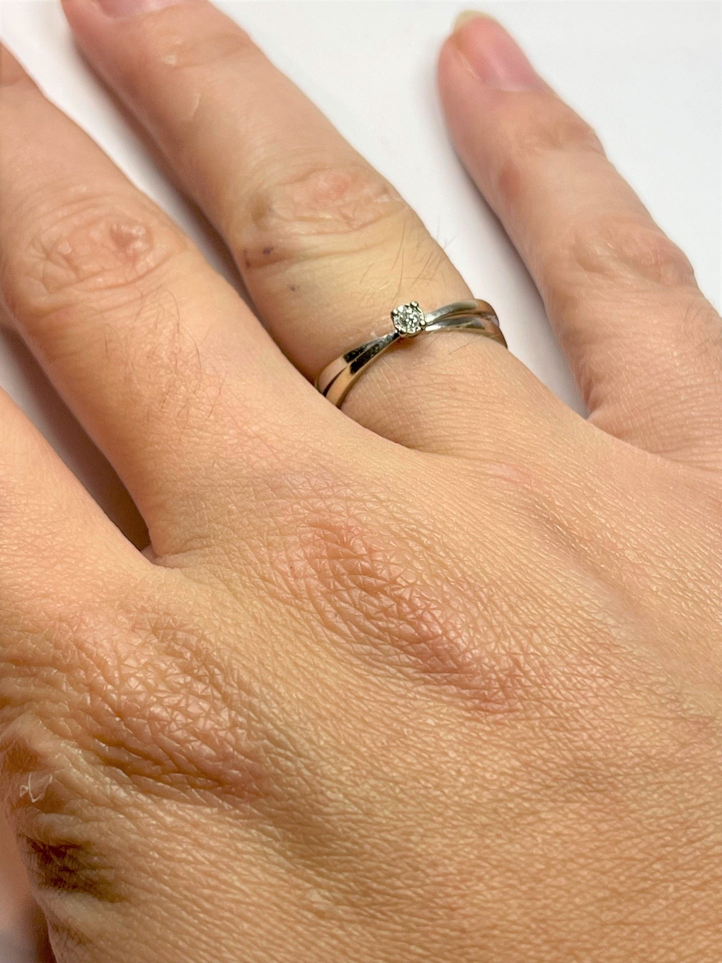 Bague Or Blanc avec Diamant Solitaire 0.10ct