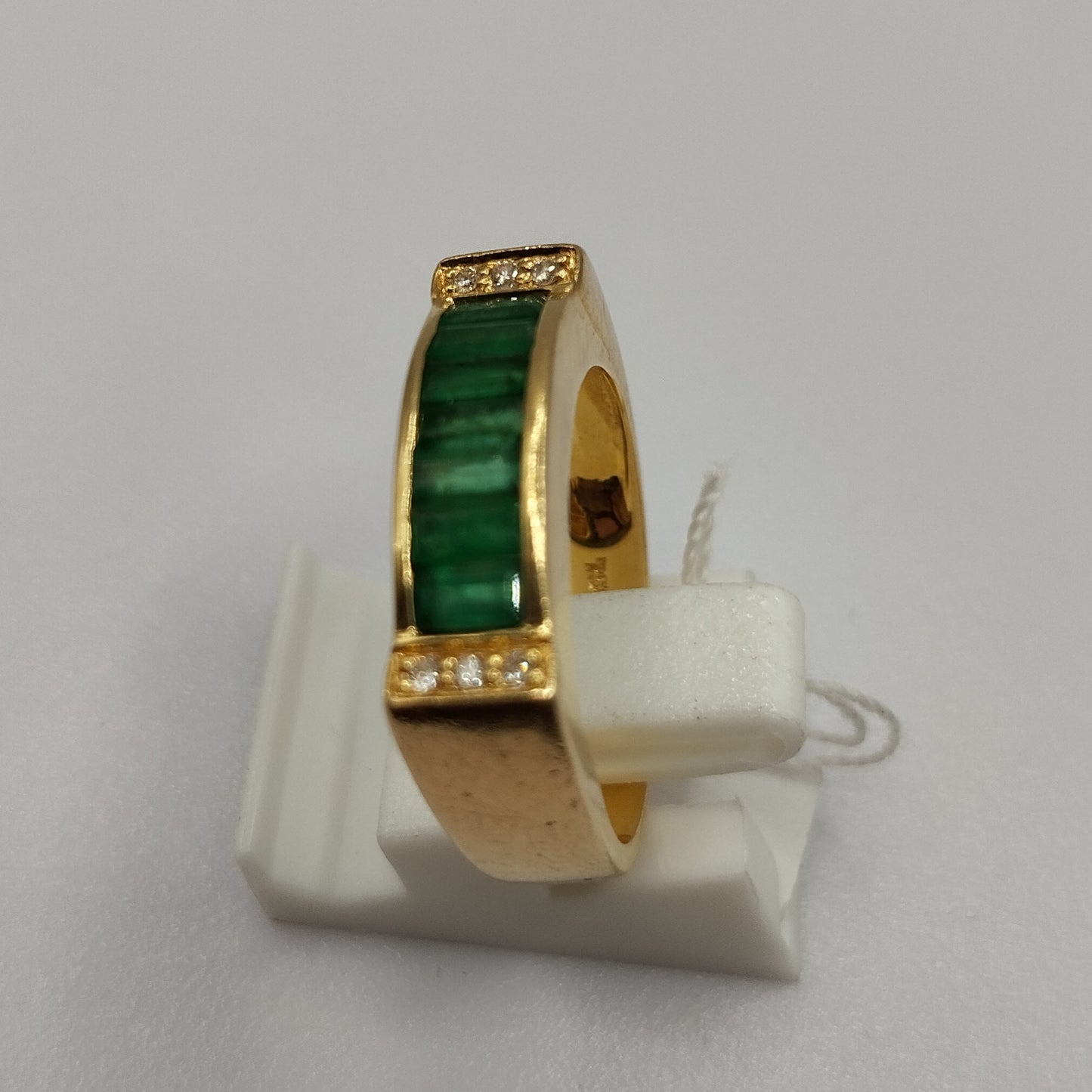 Bague Or avec Diamants et Pierres Vertes