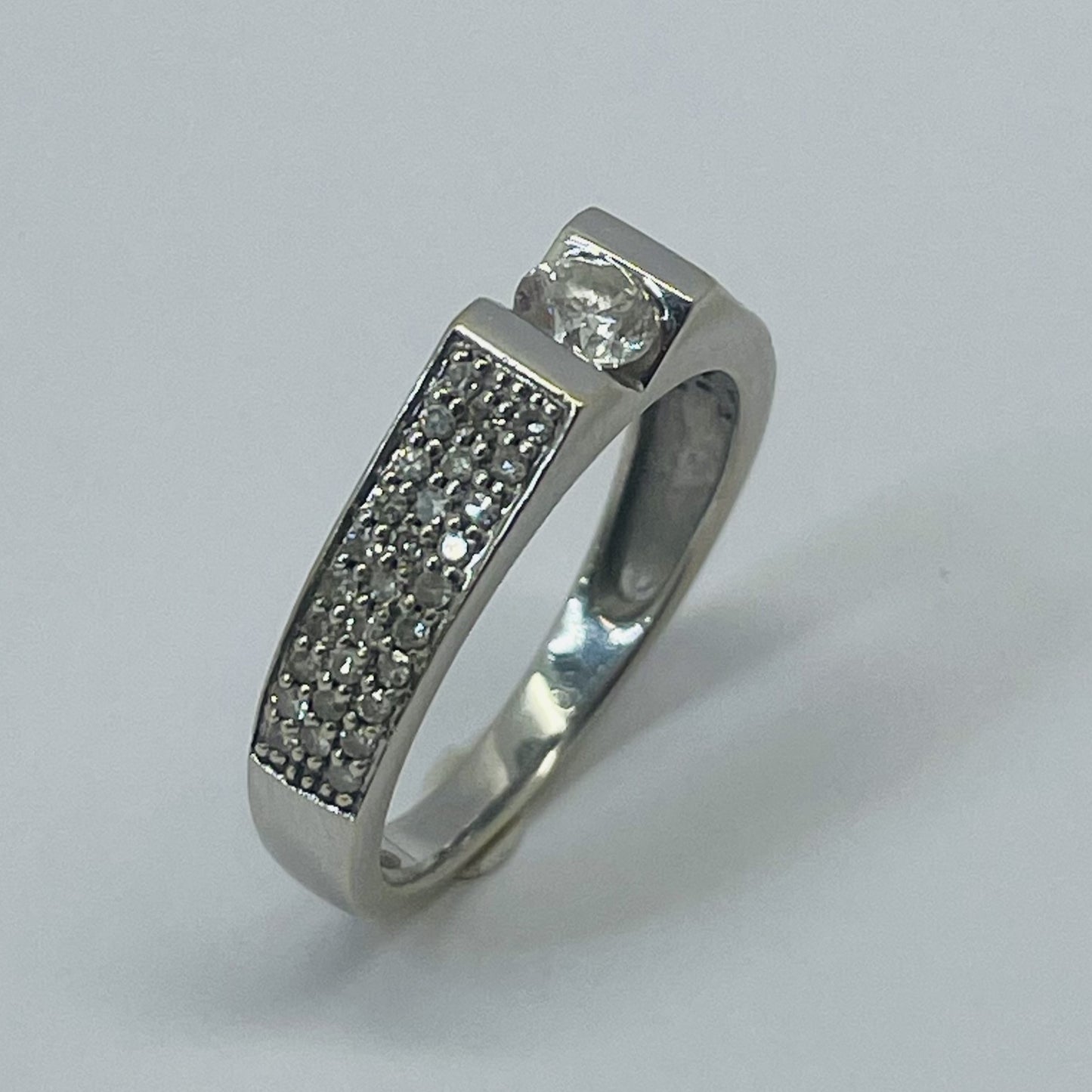 Bague Or Blanc avec Diamants