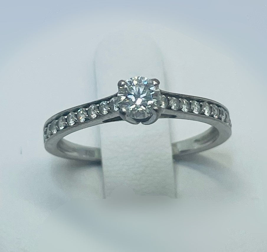 Bague Solitaire Accompagné