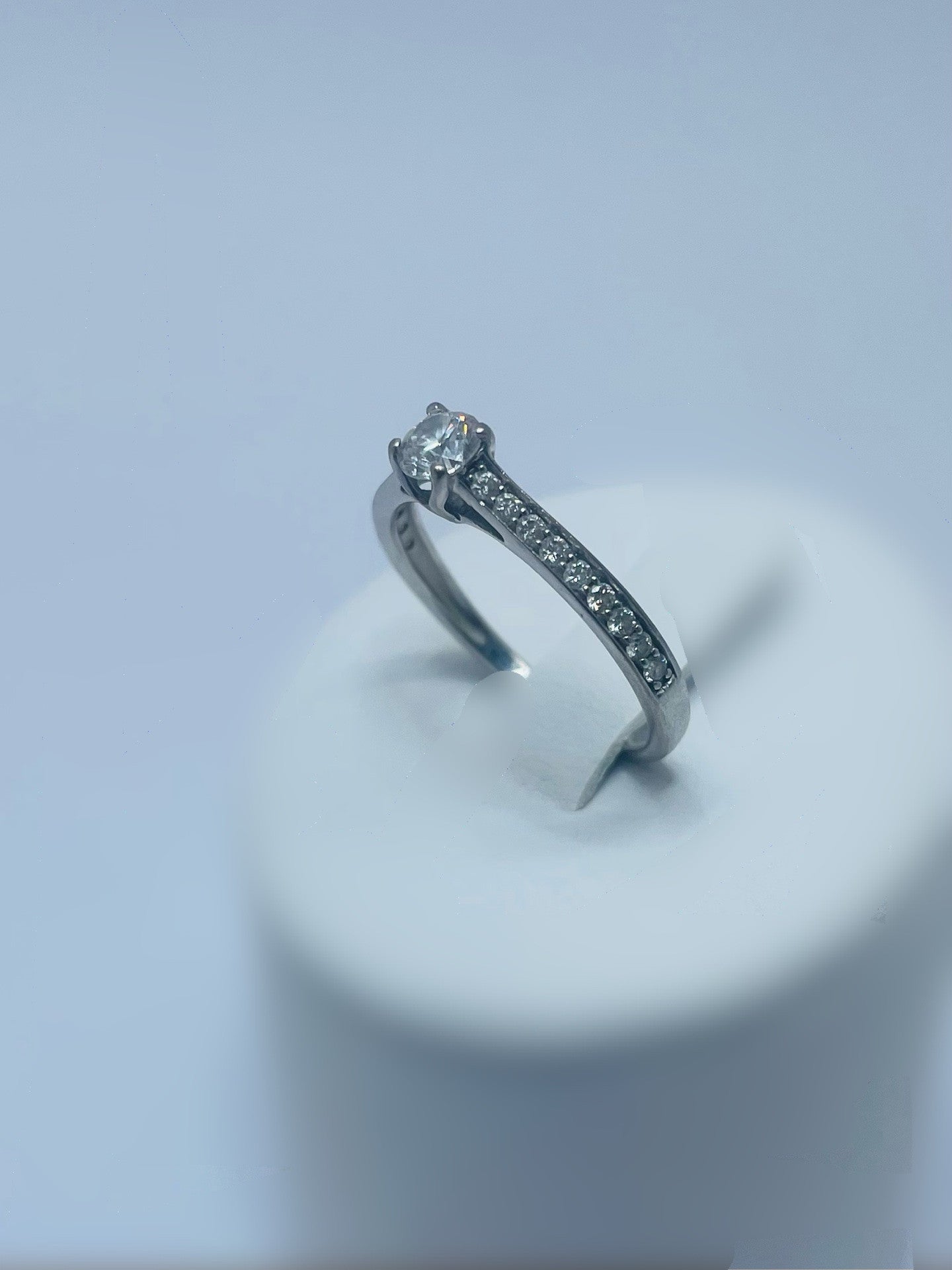 Bague Solitaire Accompagné