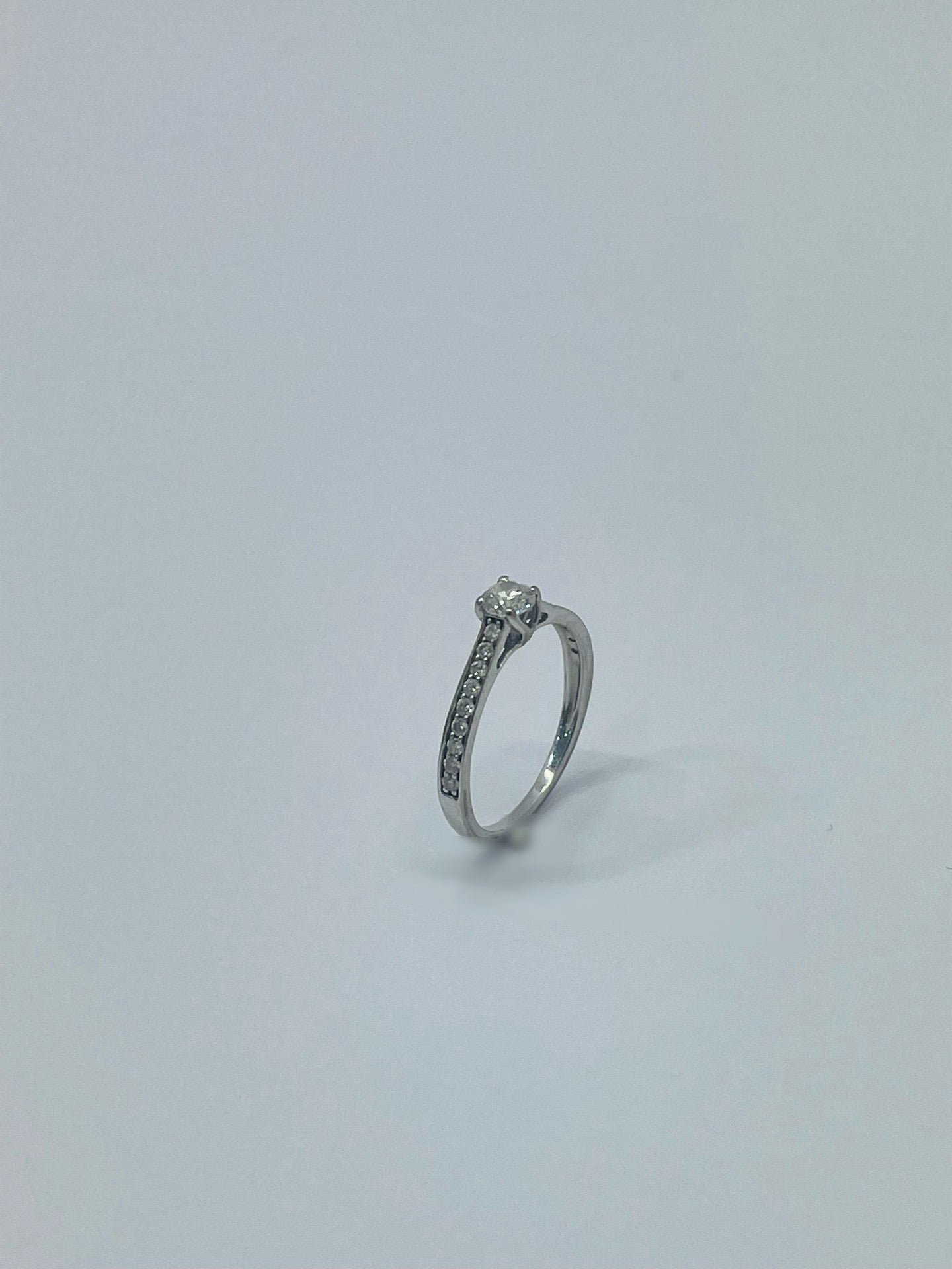Bague Solitaire Accompagné