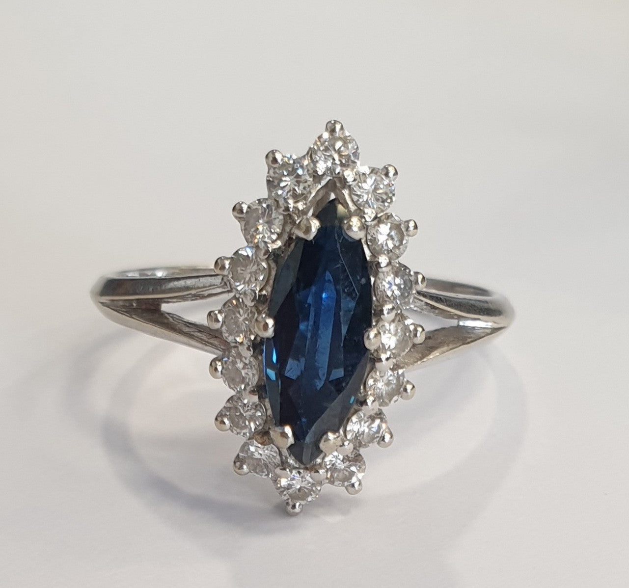 Bague Marquise