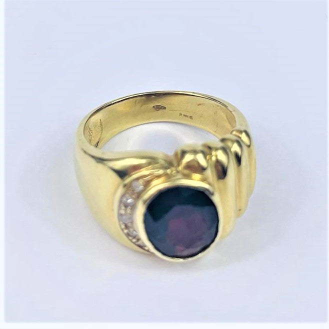Chevalière Or Jaune avec Pierre Rouge et Diamant