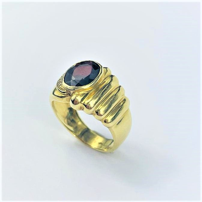 Chevalière Or Jaune avec Pierre Rouge et Diamant