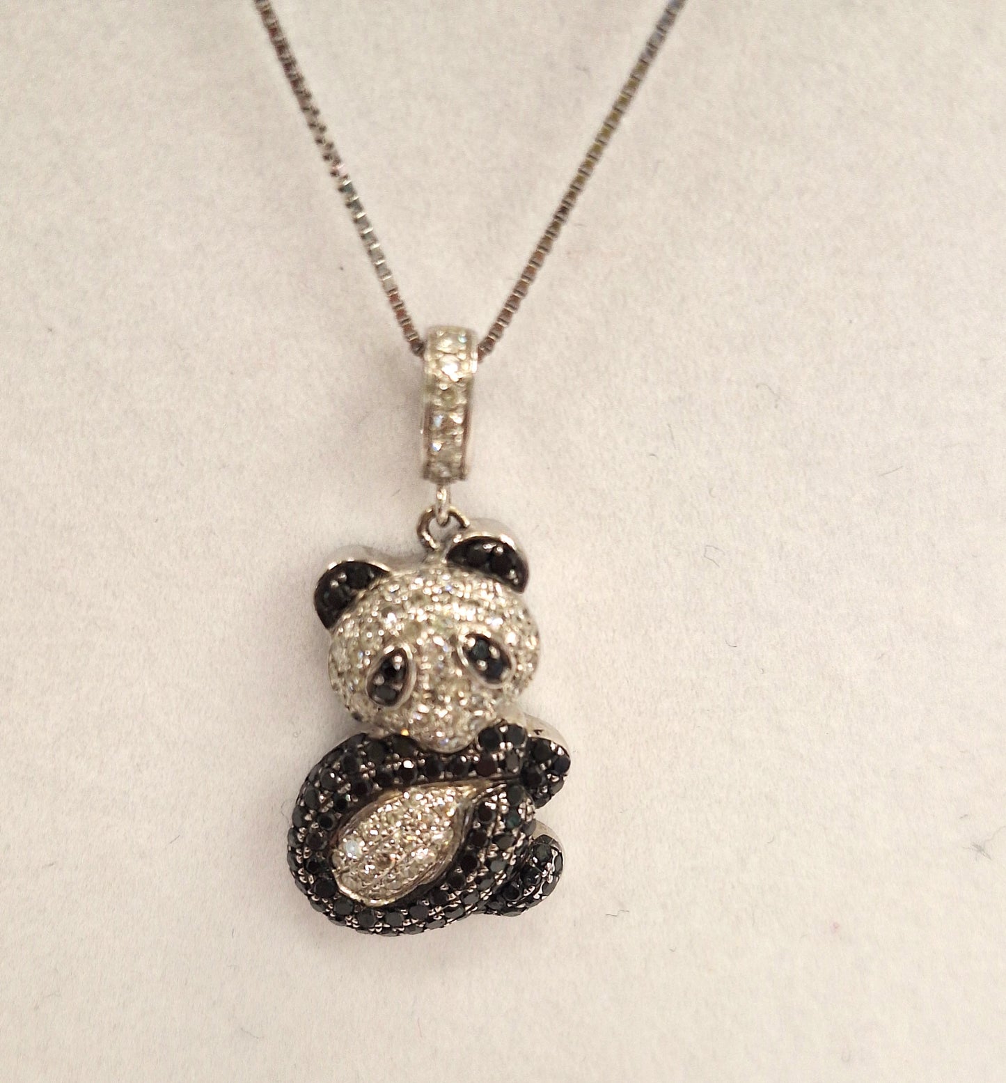 Collier Or Blanc avec pendentif Panda 32 diamants
