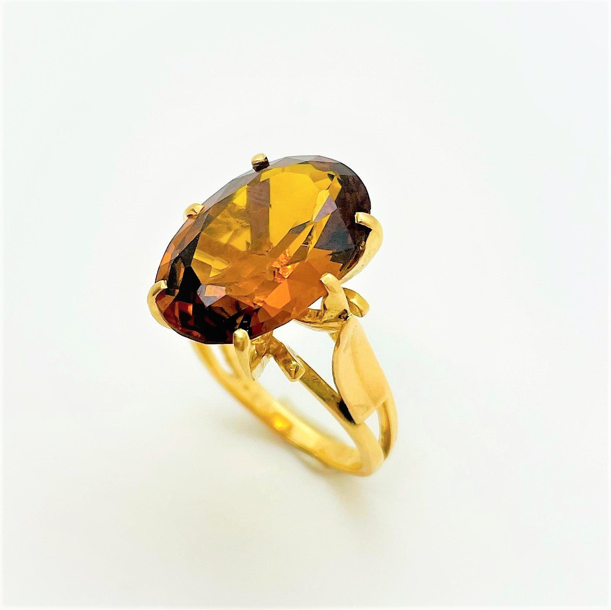 Bague Or Jaune avec Citrine Madère
