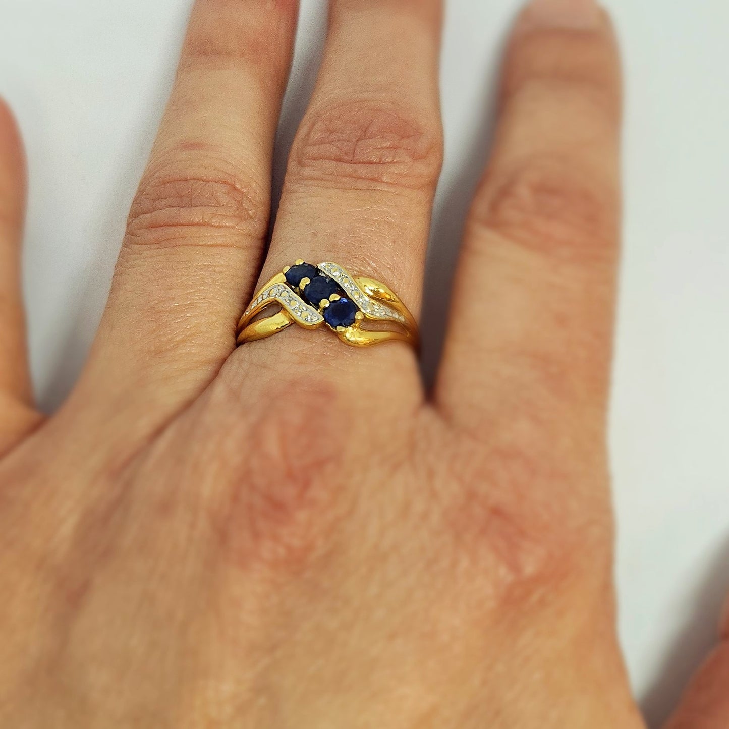 Bague en Or Jaune 18k avec 3 Saphirs