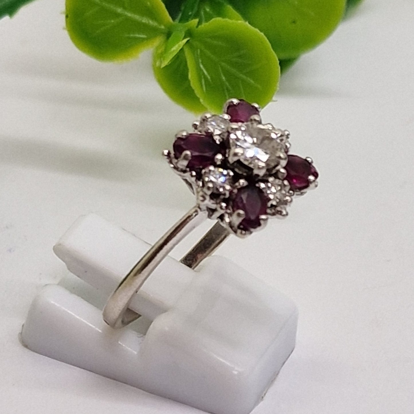 Bague en Or avec Diamants et Rubis