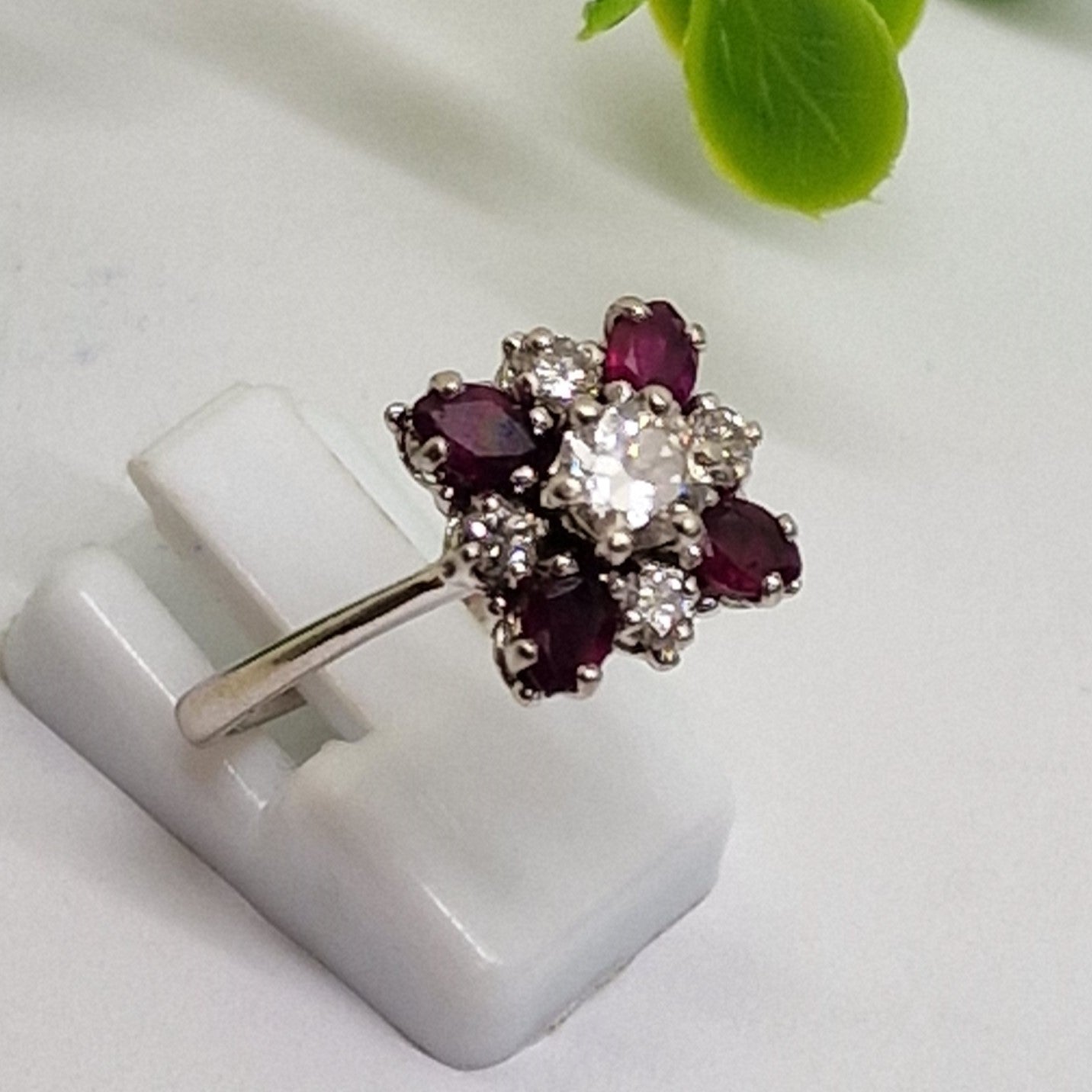 Bague en Or avec Diamants et Rubis