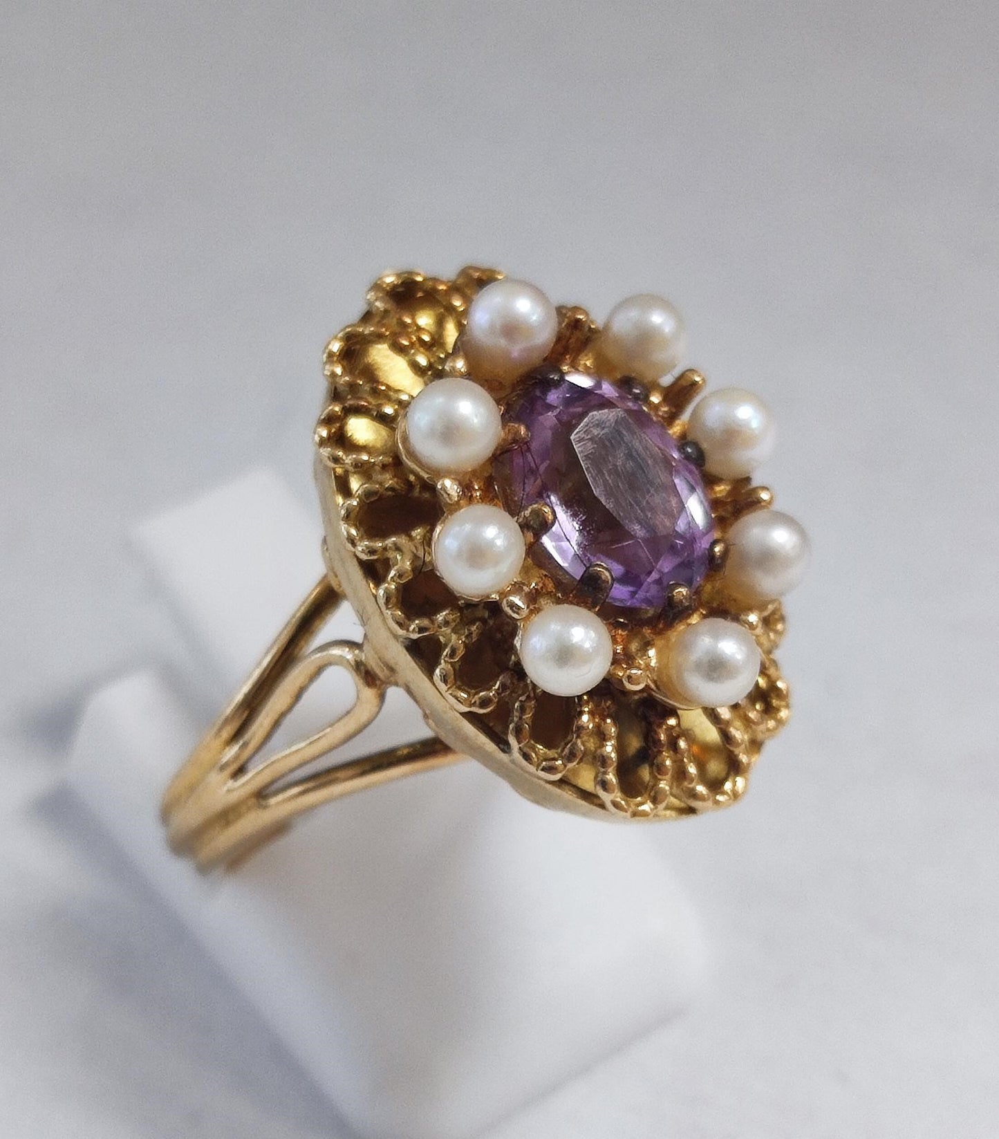 Bague Or avec Pierre Violette et Perles