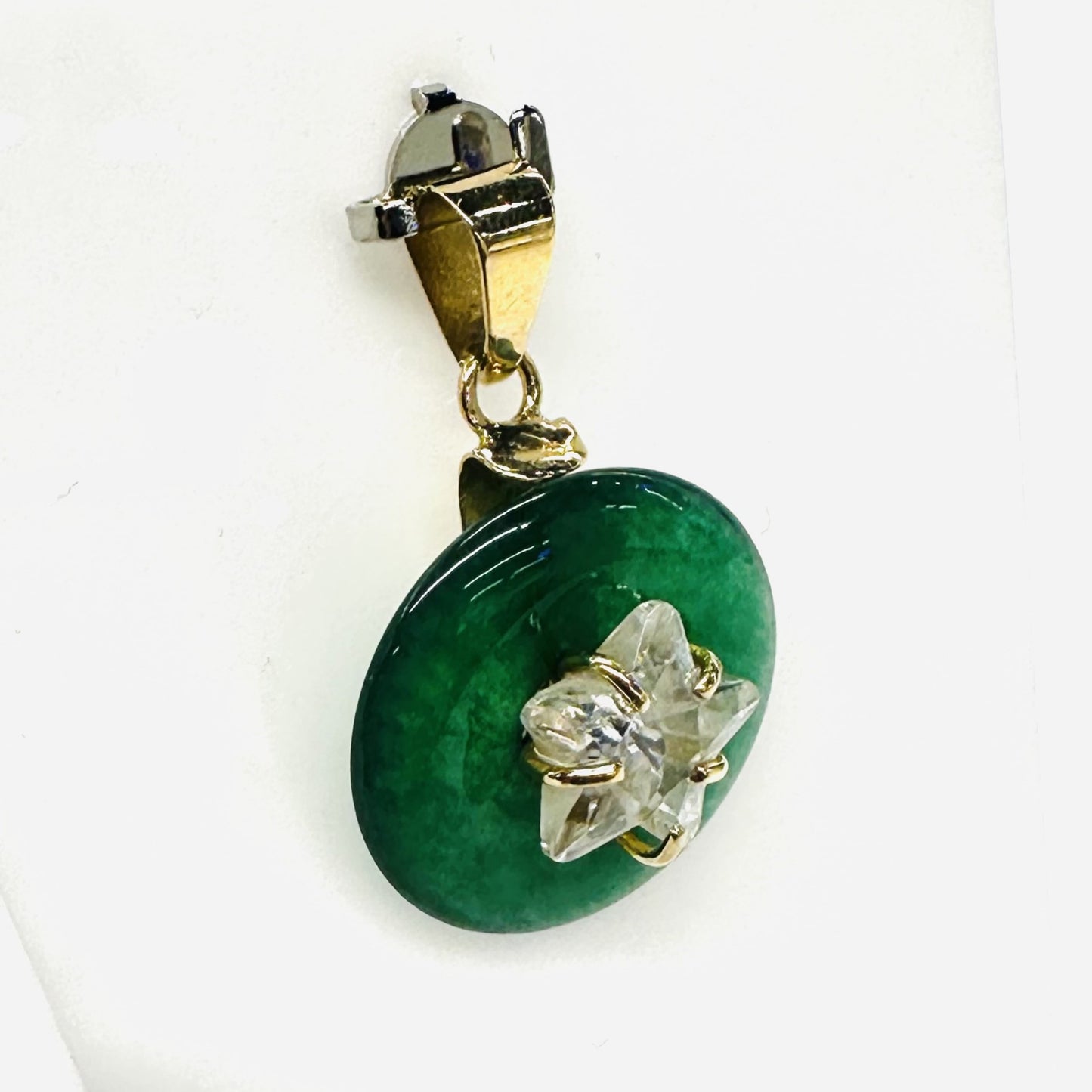 Pendentif Or avec Pierre Jade