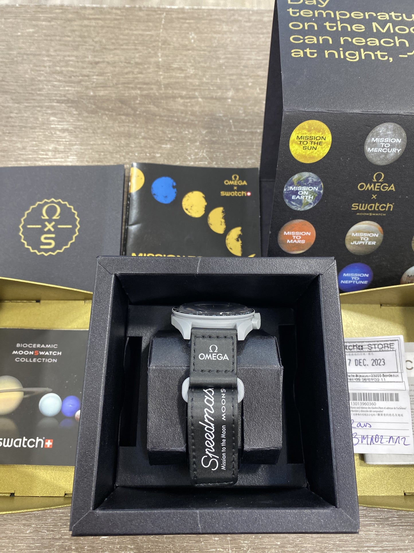 Montre Swatch x omega mission to the moon speedmaster gold