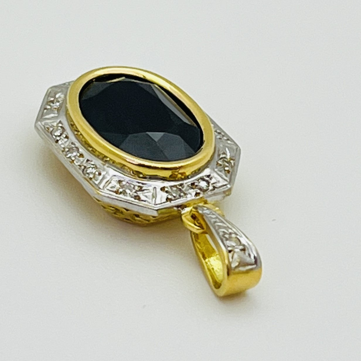 Pendentif 2 Ors avec Saphir et Diamants