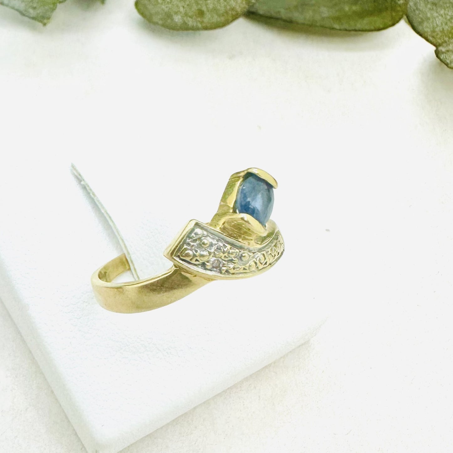 Bague Or avec Pierre Bleue et Diamants