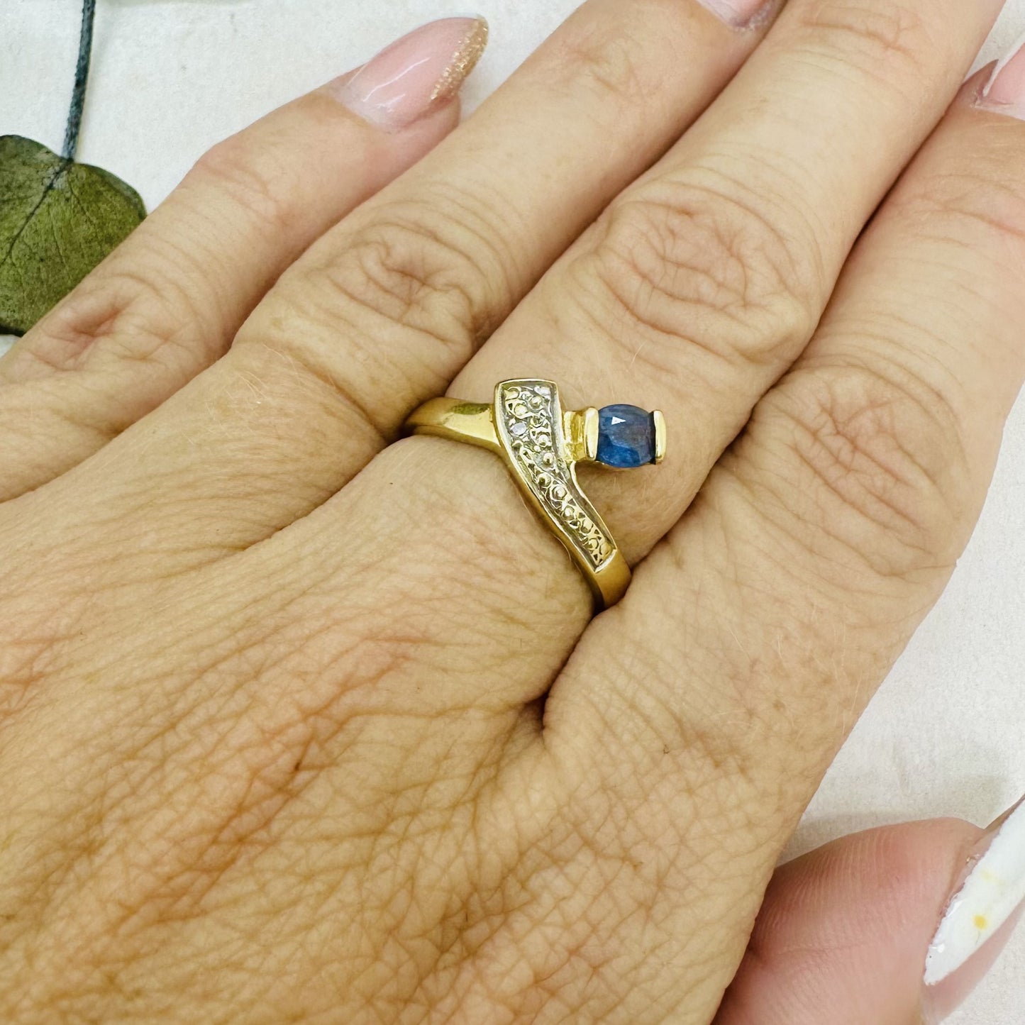 Bague Or avec Pierre Bleue et Diamants