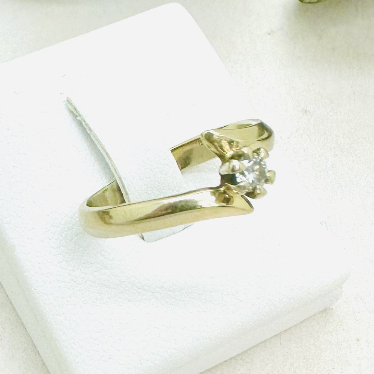 Bague Or avec Solitaire 0.10ct