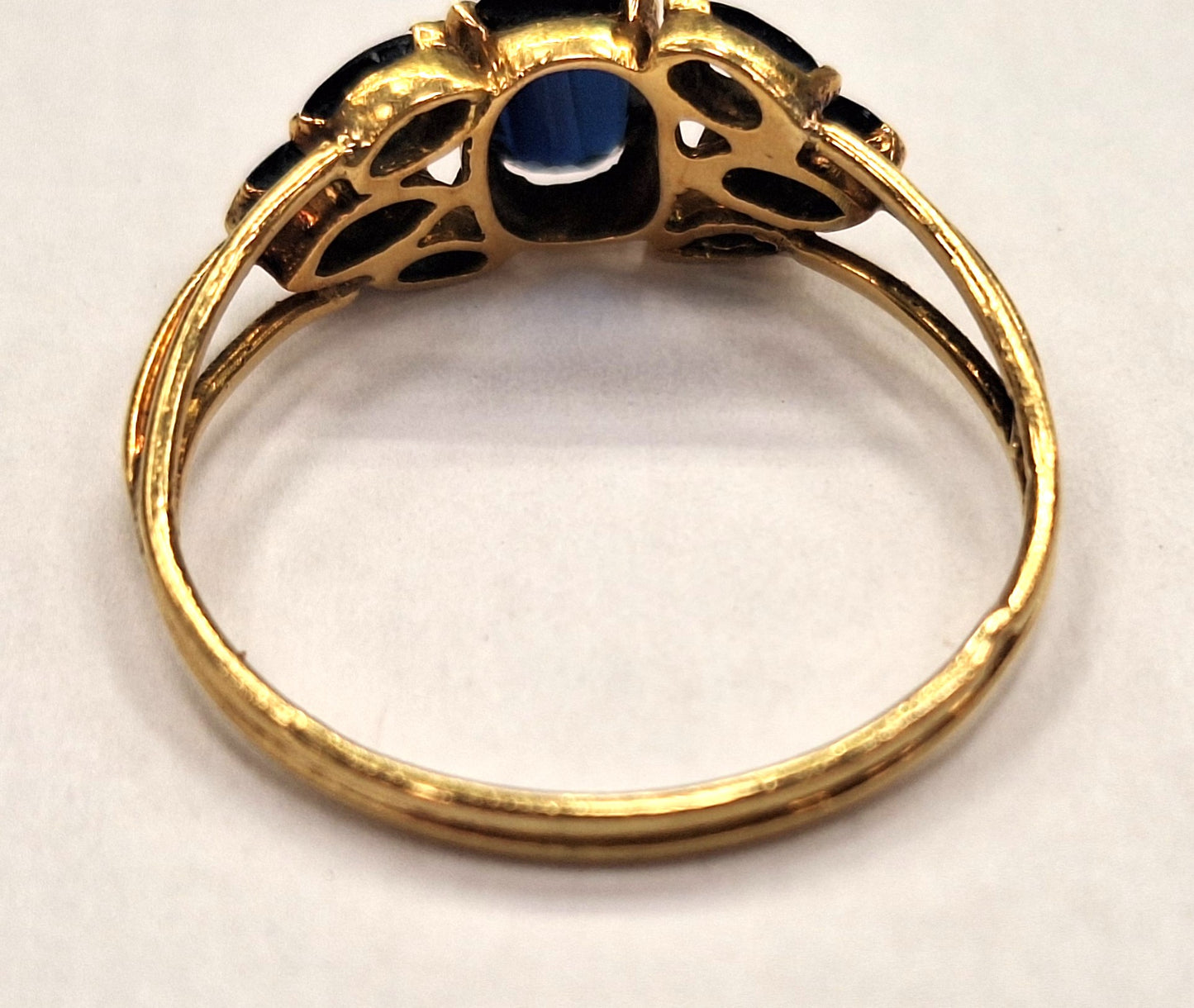Bague en Or Jaune avec Saphirs