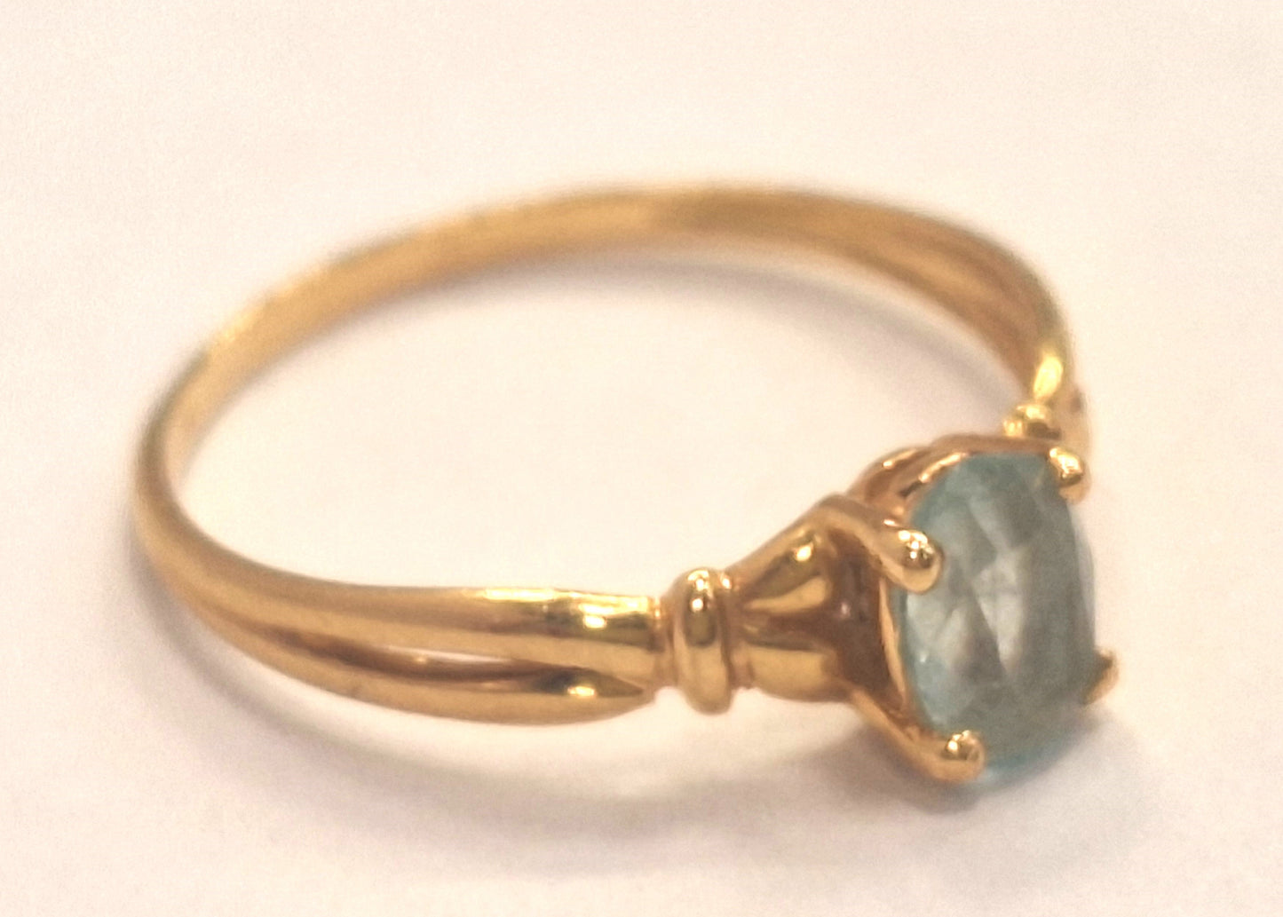 Bague en Or avec Aigue Marine