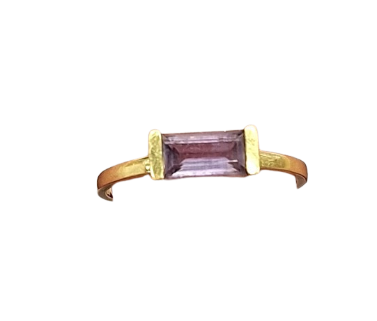 Bague en or jaune 18k avec améthyste naturelle
