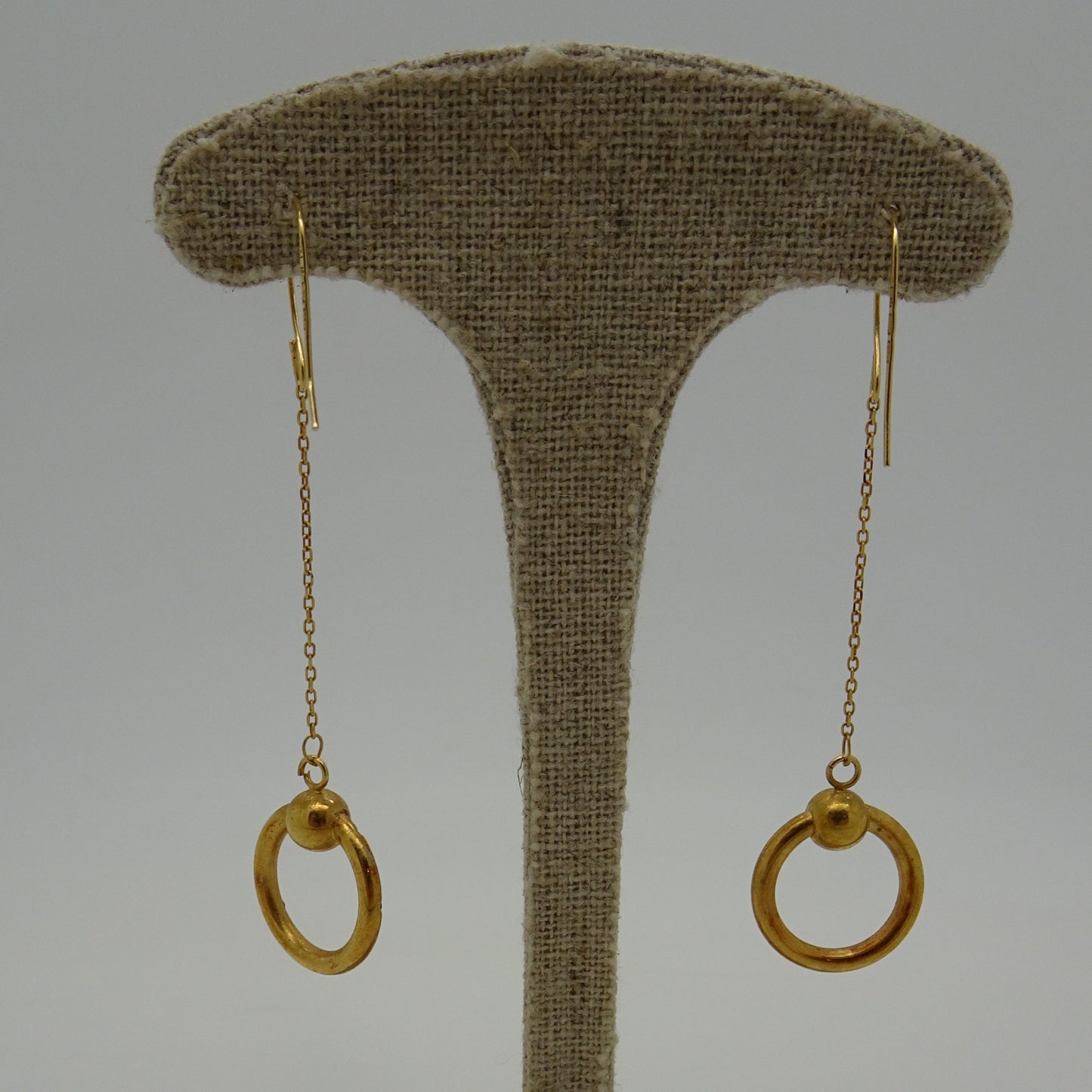 Boucle d'oreille pendante avec oxydes