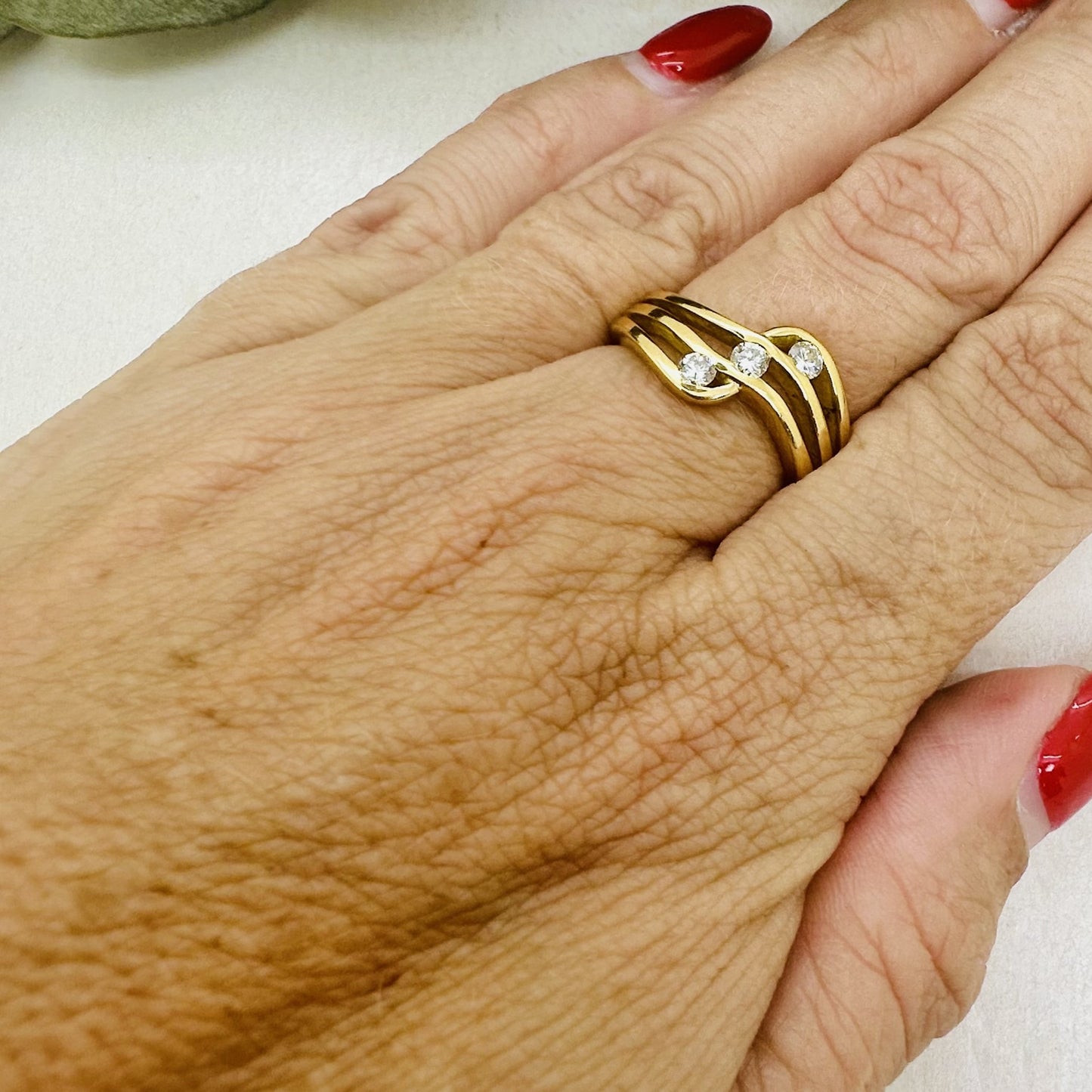 Bague en or jaune avec diamants