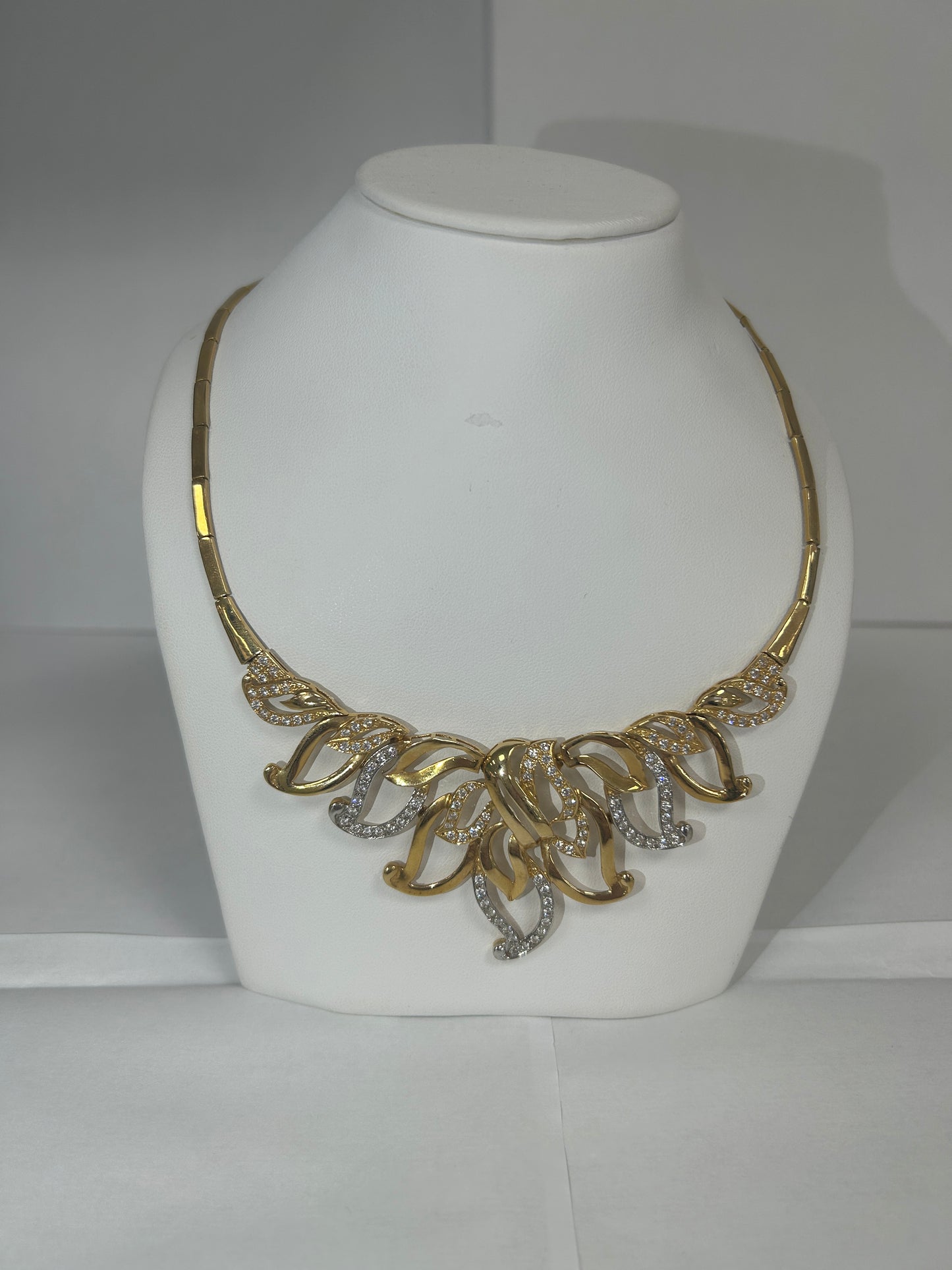 Collier Ras du Cou Or Jaune 18K - 25.34g