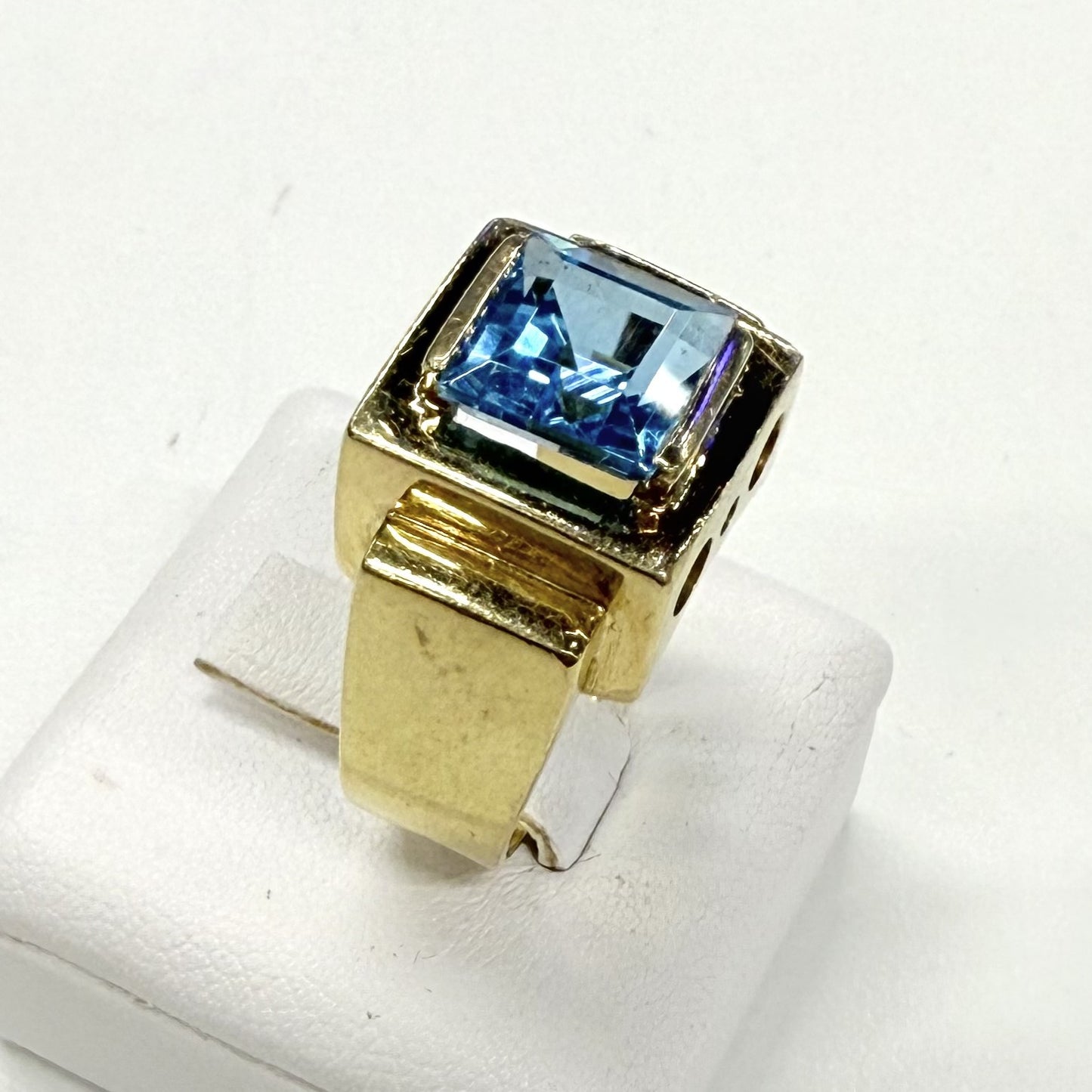 Bague tank en or avec topaze