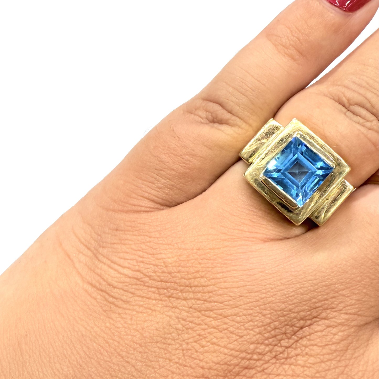 Bague tank en or avec topaze