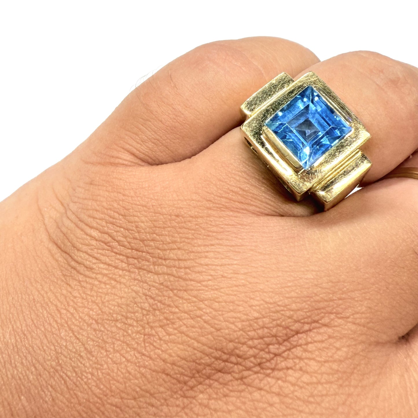 Bague tank en or avec topaze