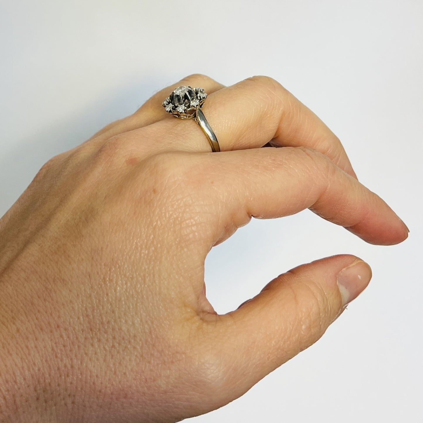 Bague fleur or avec diamants