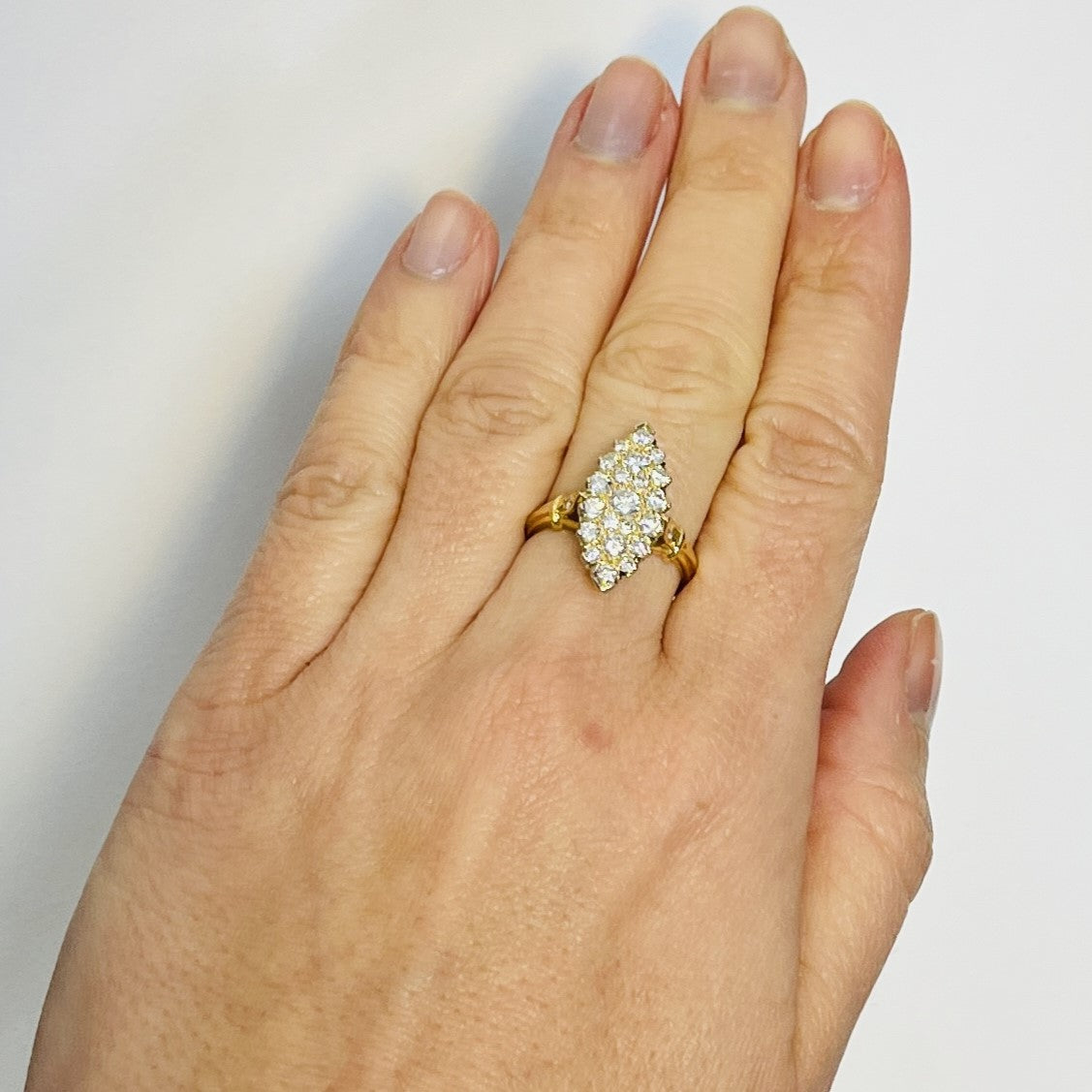 Bague marquise or avec diamants