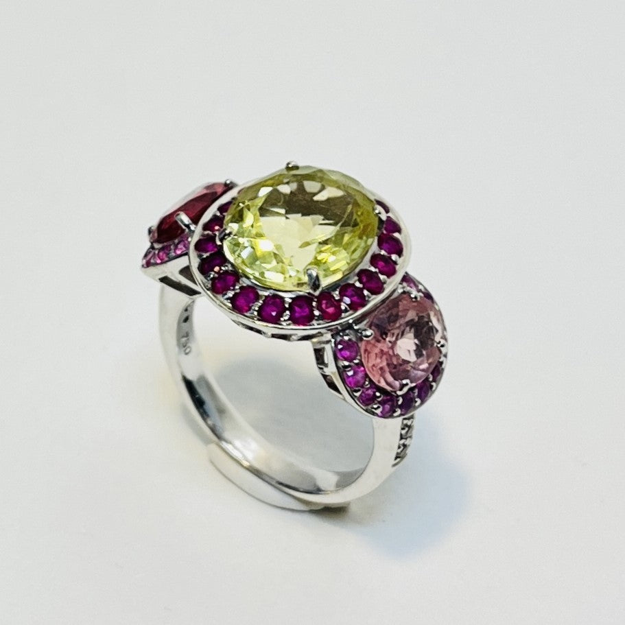 Bague or avec pierres précieuses