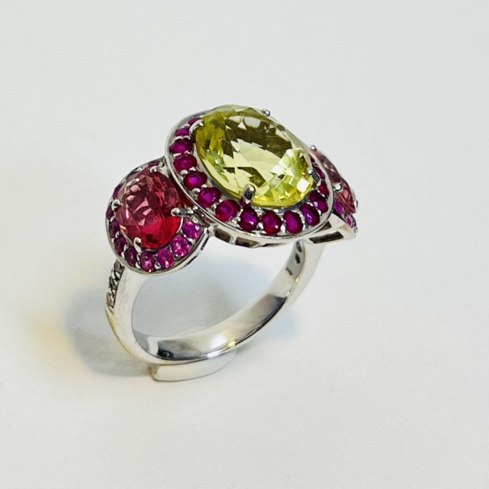 Bague or avec pierres précieuses