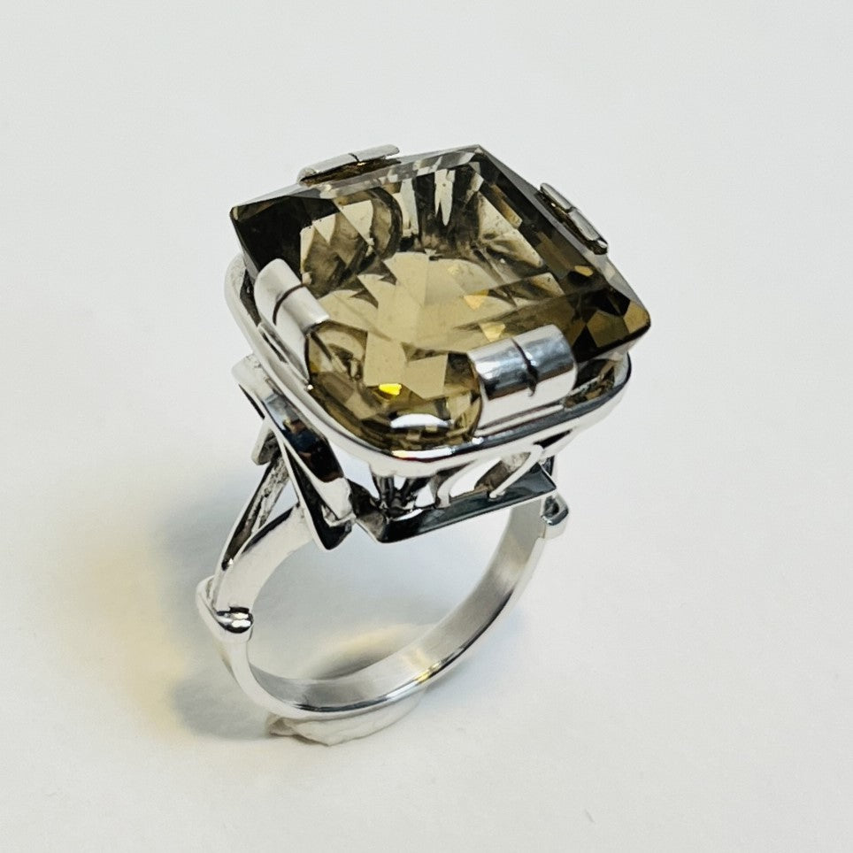 Chevalière or avec quartz