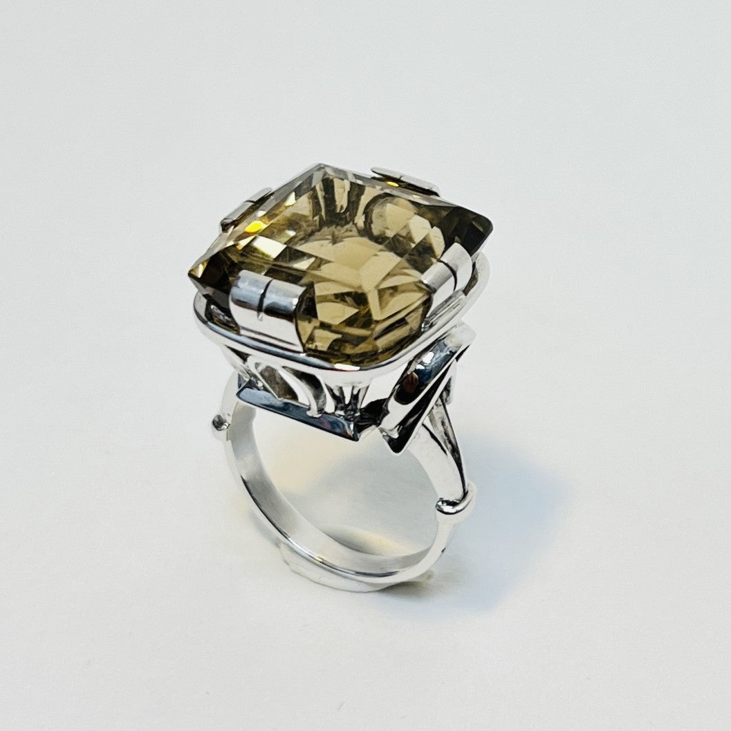 Chevalière or avec quartz
