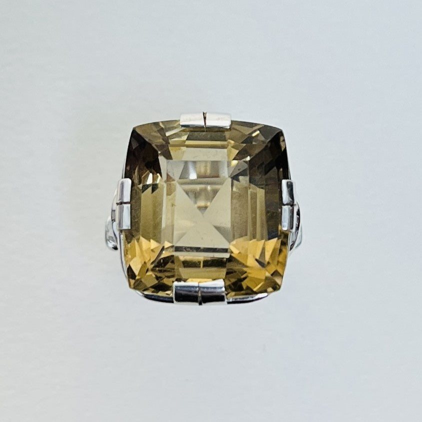 Chevalière or avec quartz