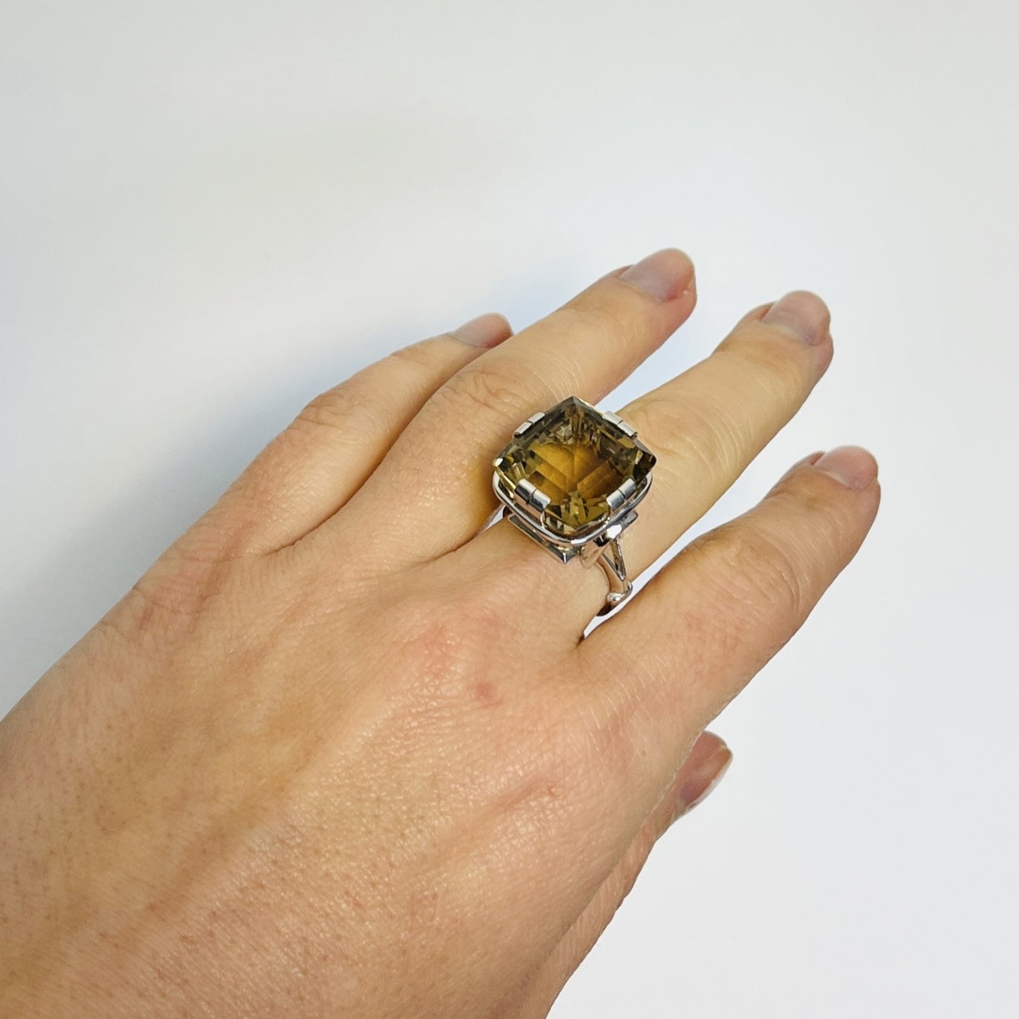Chevalière or avec quartz