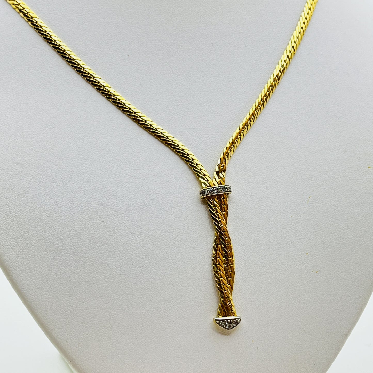 Collier cravate or avec diamants