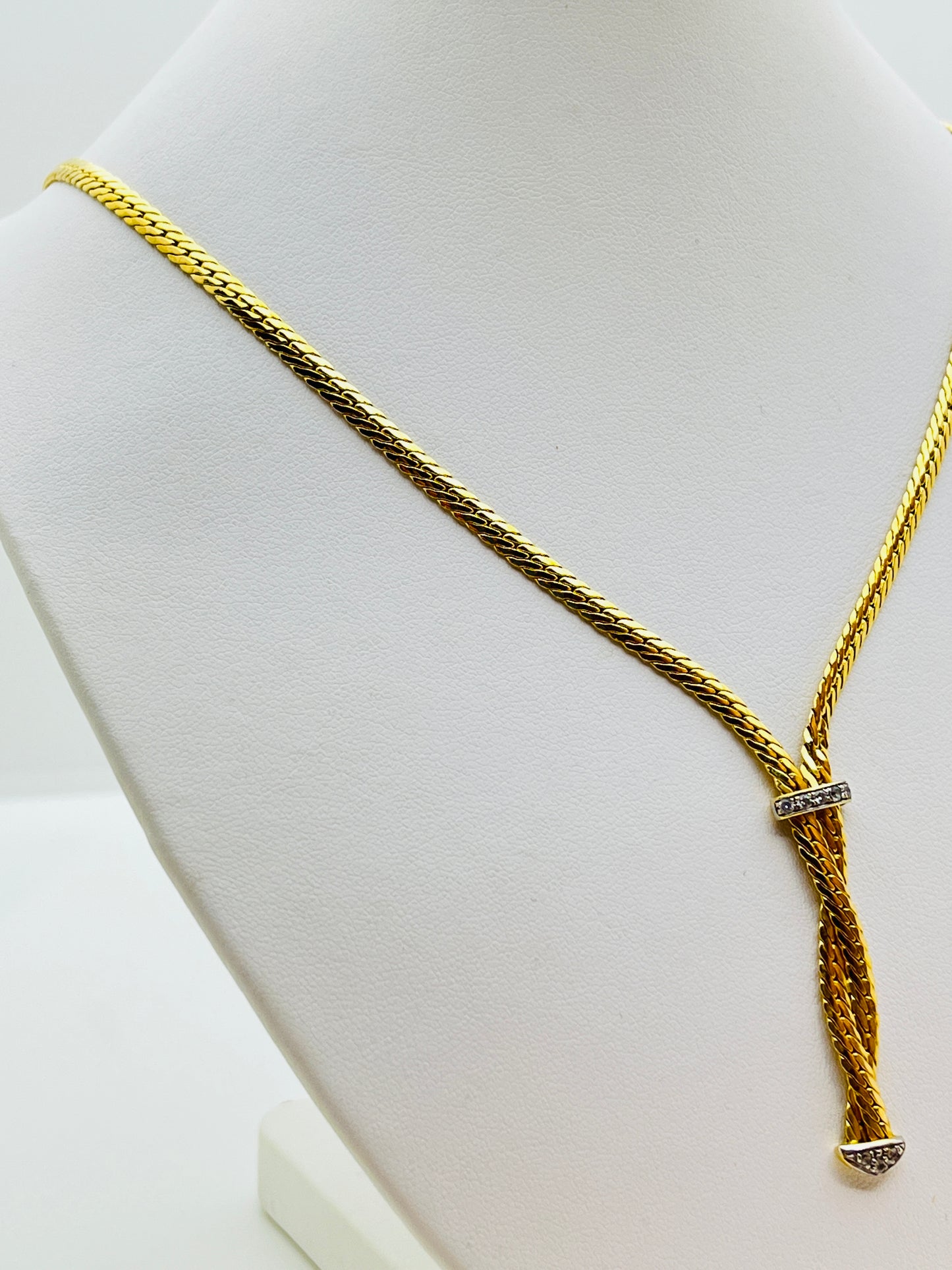 Collier cravate or avec diamants