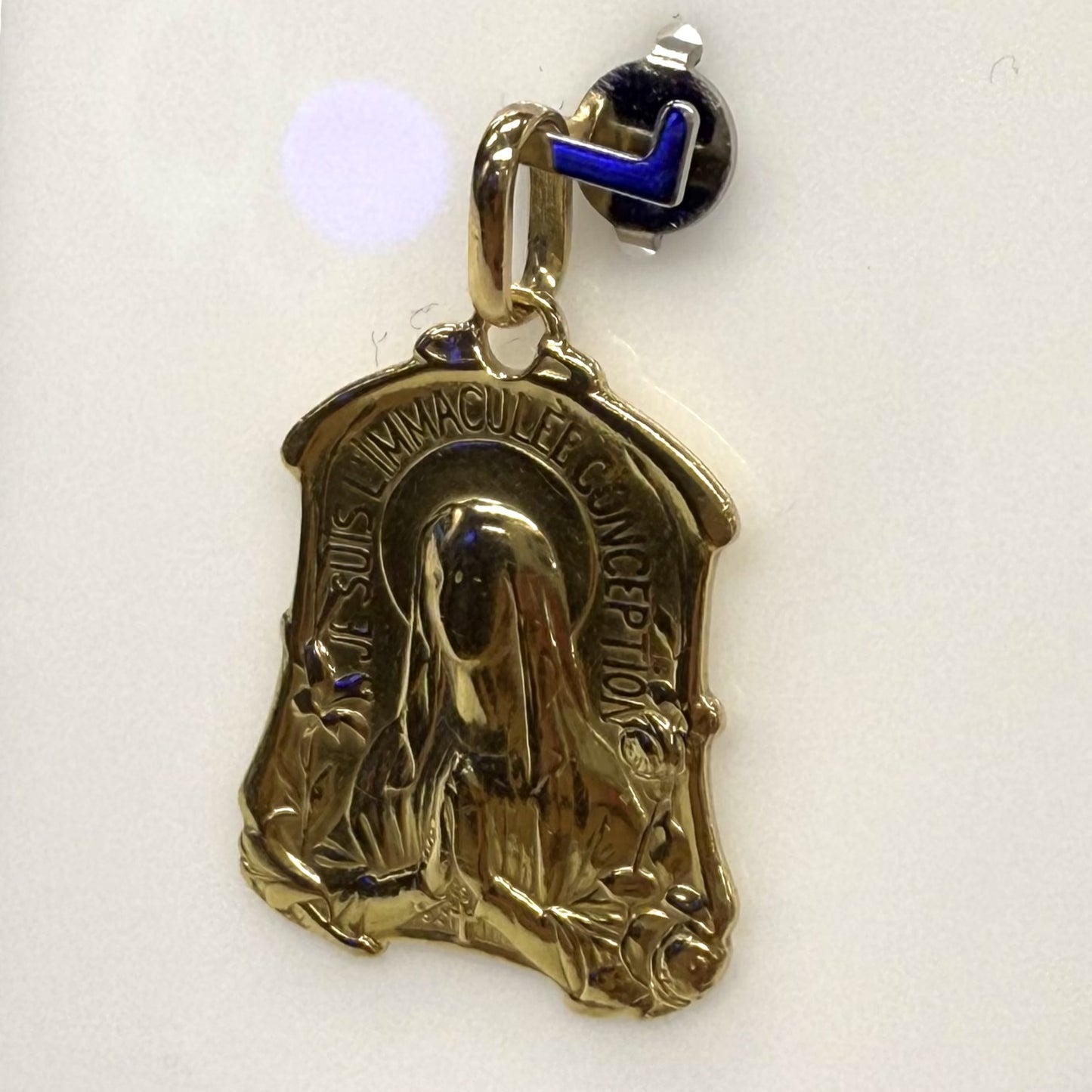 Pendentif signe vierge en or jaune