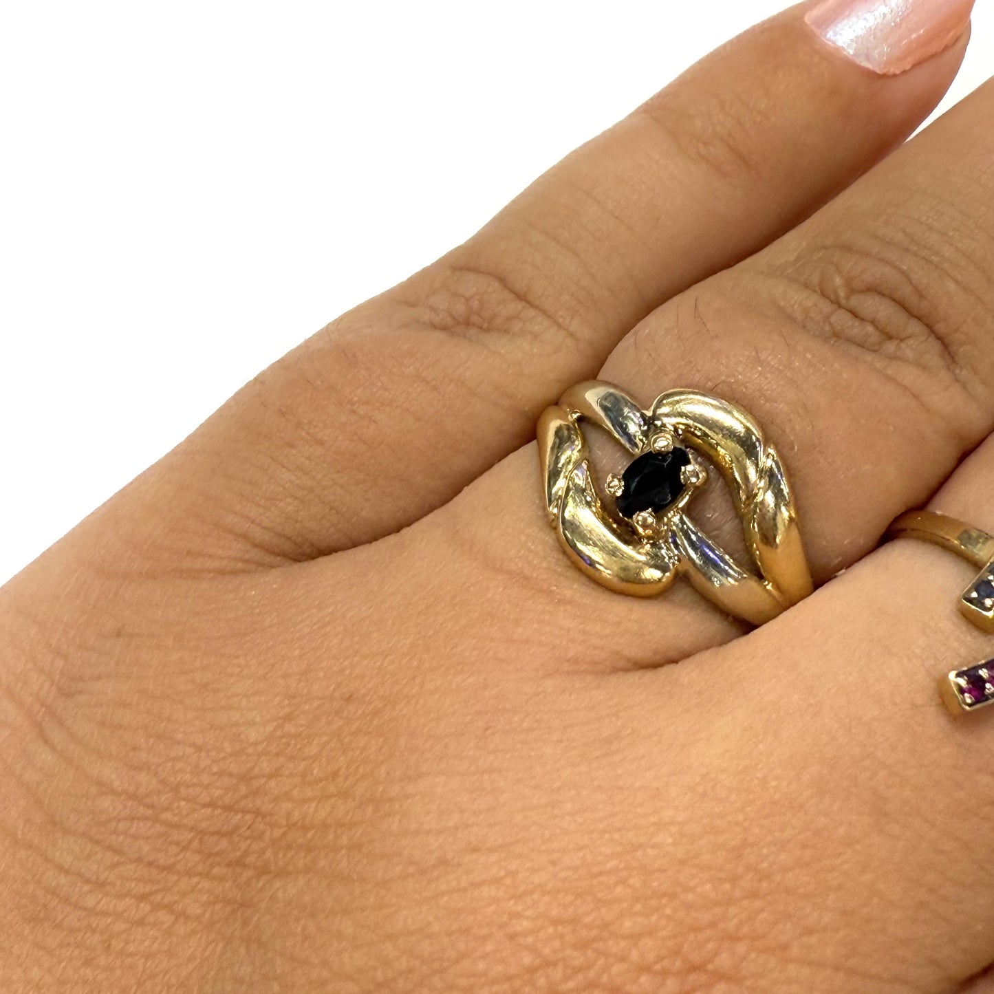 Bague en or jaune avec saphir naturel