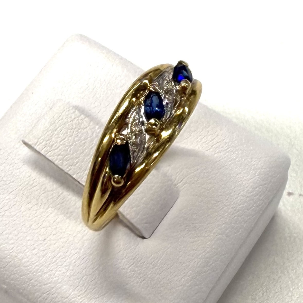 Bague Or Jaune avec Saphirs et Diamants