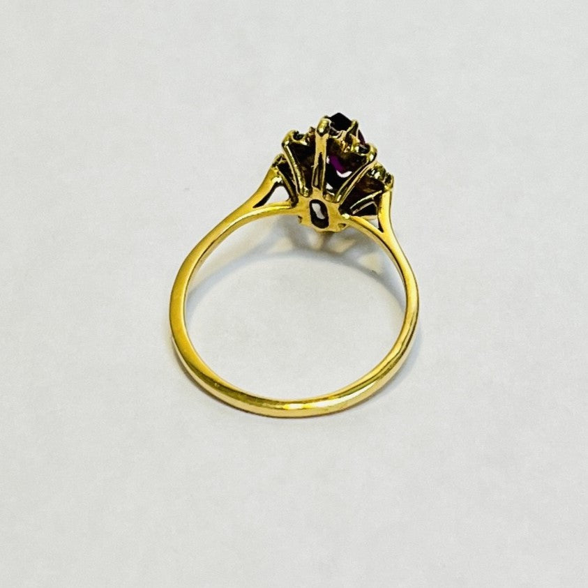 Bague marquise or avec rubis et diamants