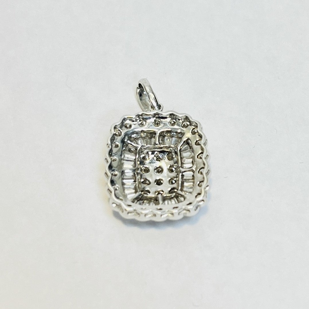 Pendentif or avec diamants